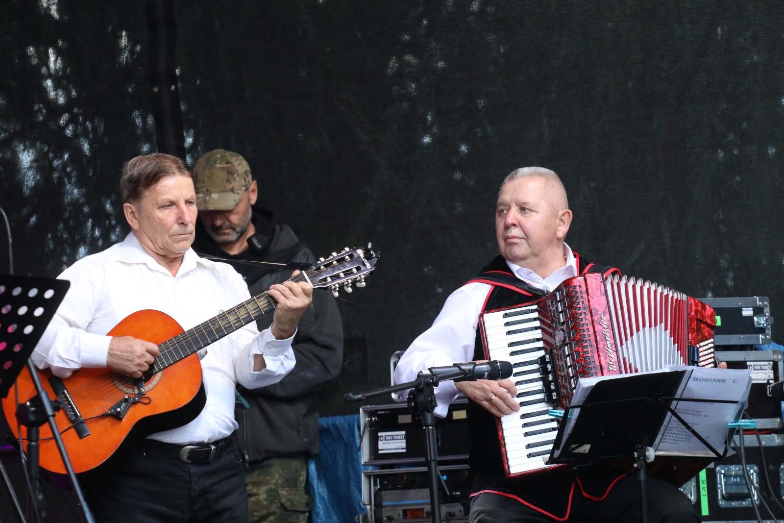 W Kunicach trwa VII Kunicką Folk-Biesiada. Wystąpi siedem kapel
