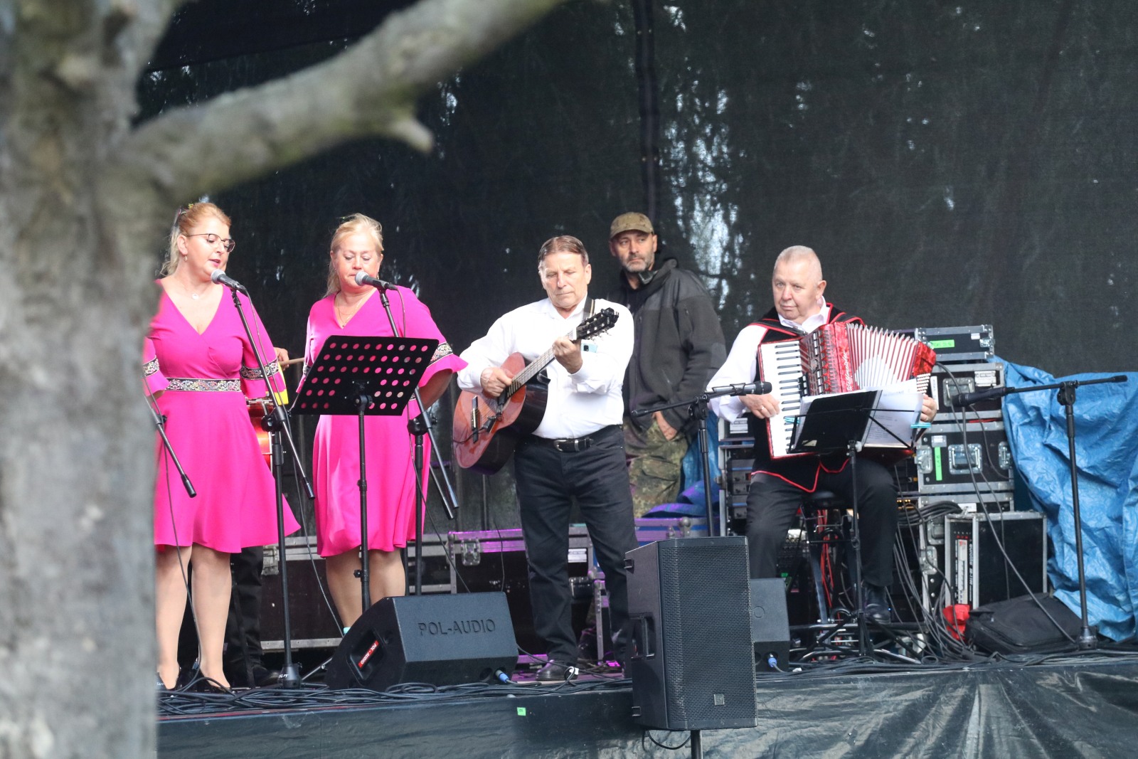 W Kunicach trwa VII Kunicką Folk-Biesiada. Wystąpi siedem kapel