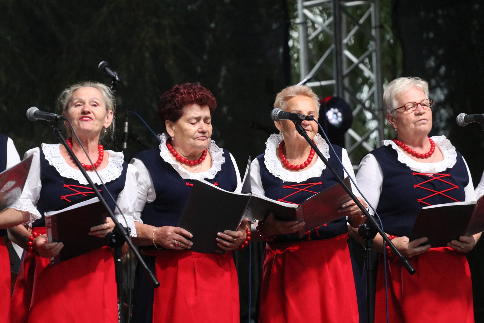 W Kunicach trwa VII Kunicką Folk-Biesiada. Wystąpi siedem kapel