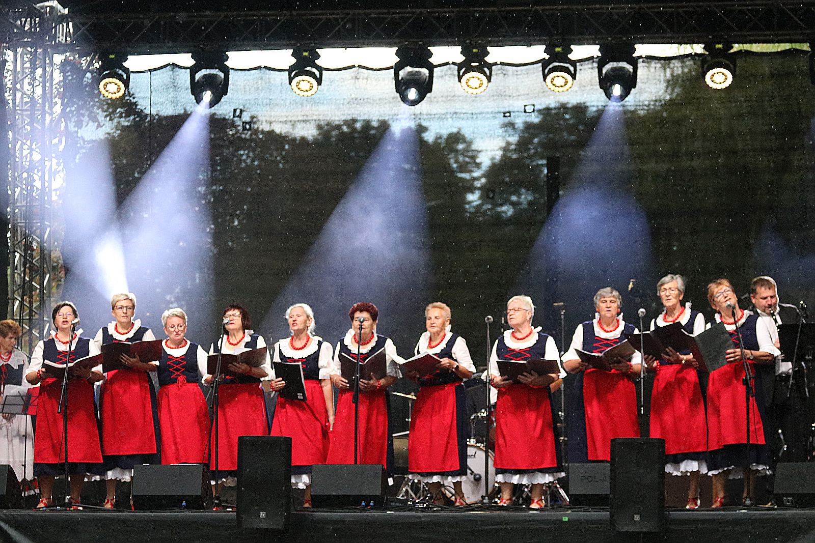 W Kunicach trwa VII Kunicką Folk-Biesiada. Wystąpi siedem kapel