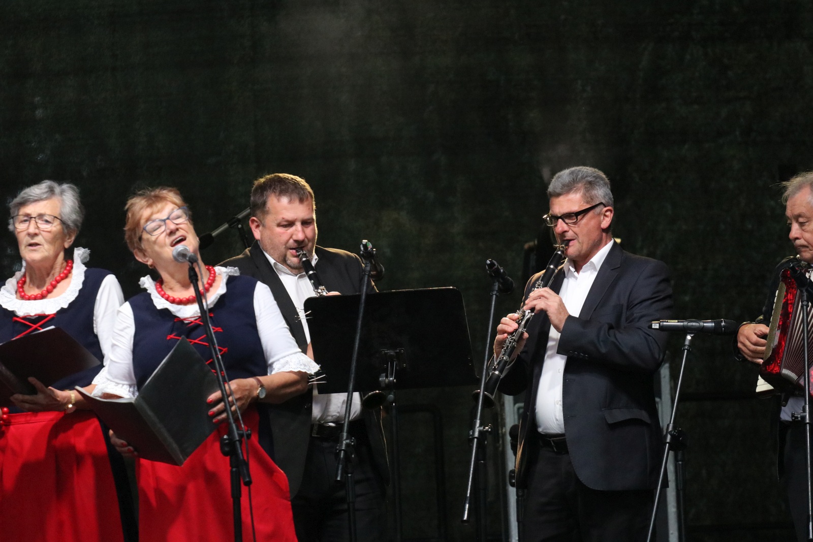 W Kunicach trwa VII Kunicką Folk-Biesiada. Wystąpi siedem kapel