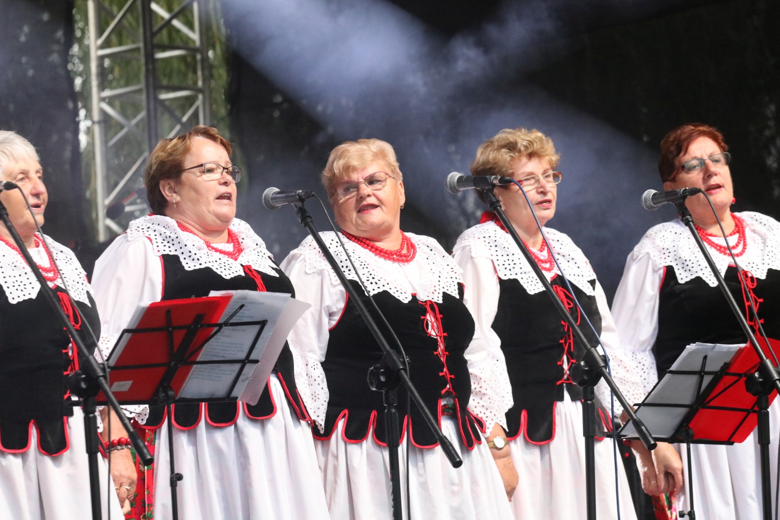 W Kunicach trwa VII Kunicką Folk-Biesiada. Wystąpi siedem kapel