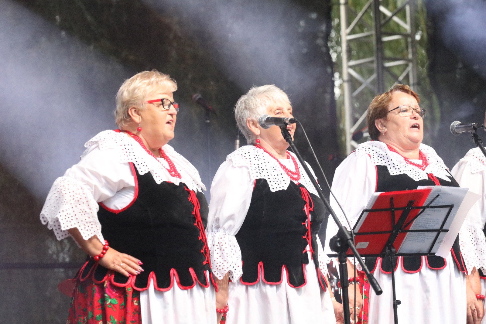 W Kunicach trwa VII Kunicką Folk-Biesiada. Wystąpi siedem kapel