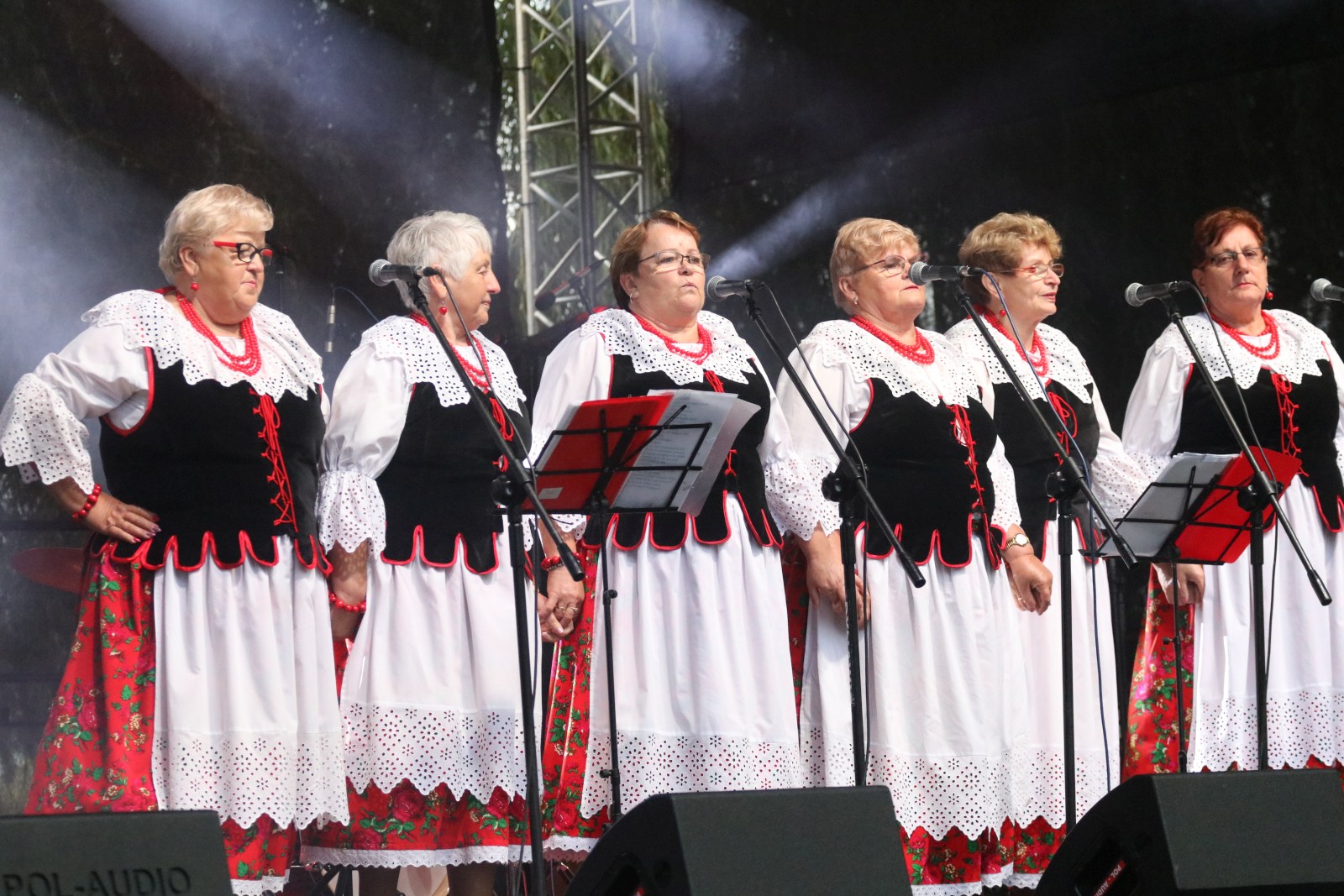 W Kunicach trwa VII Kunicką Folk-Biesiada. Wystąpi siedem kapel