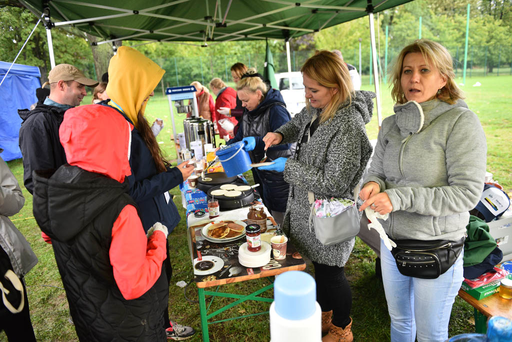Mimo niepogody stawili się w parku, by wspomóc chore dzieci