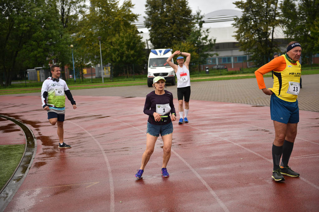 Mimo niepogody stawili się w parku, by wspomóc chore dzieci