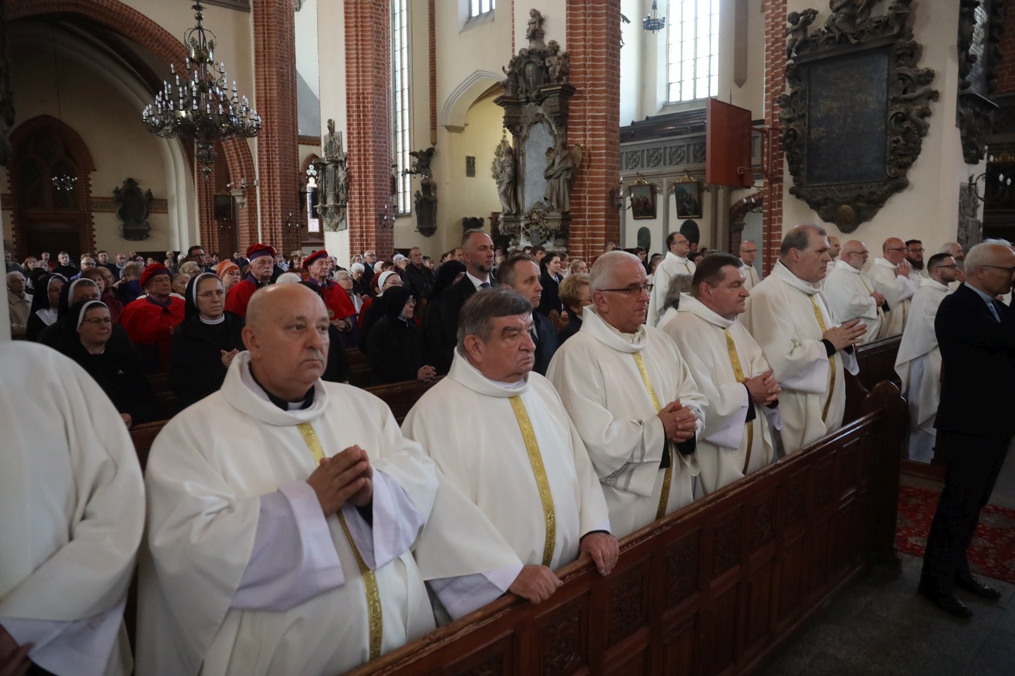 W katedrze odbyła się konsekracja nowego ołtarza