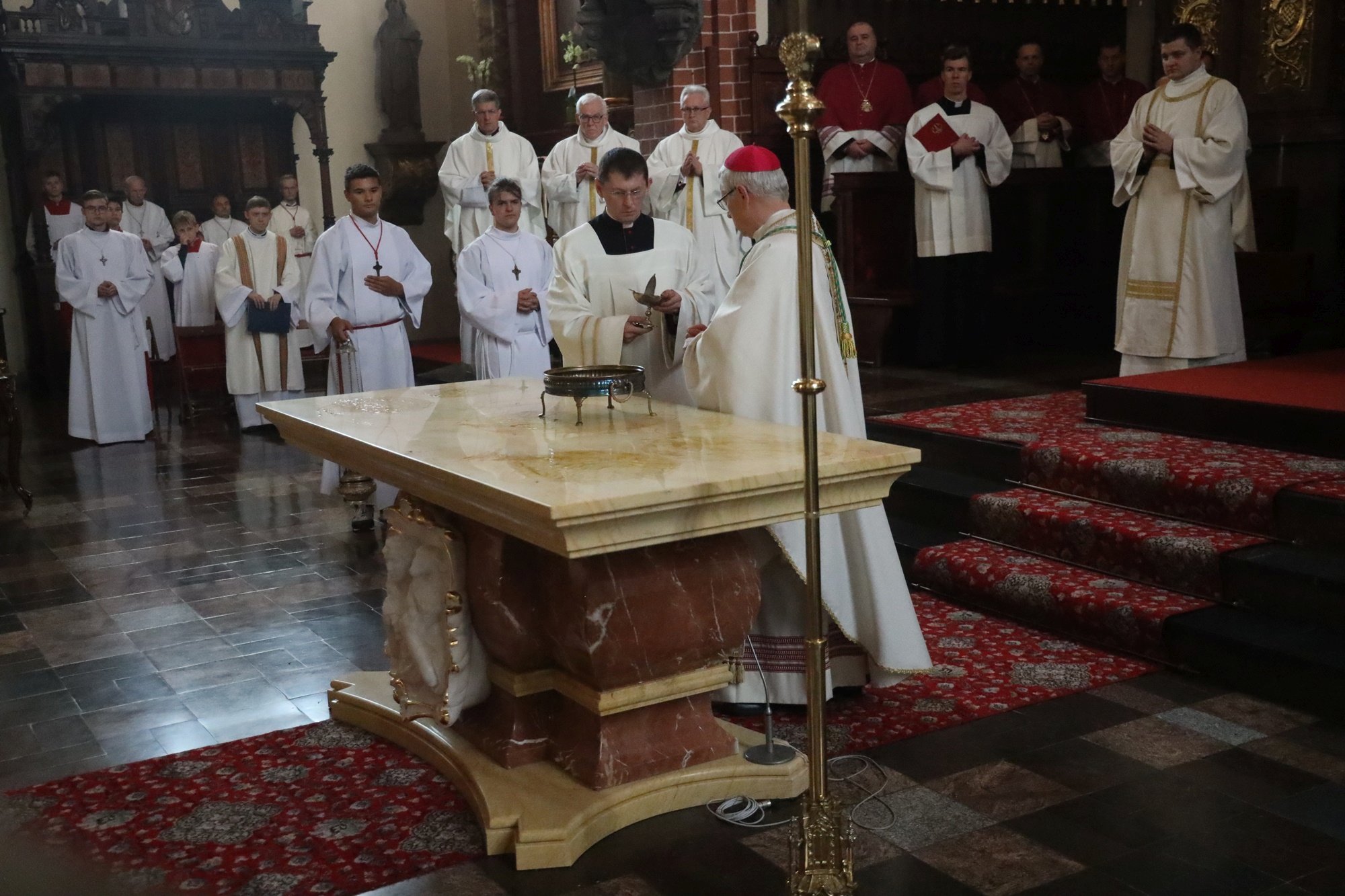 W katedrze odbyła się konsekracja nowego ołtarza