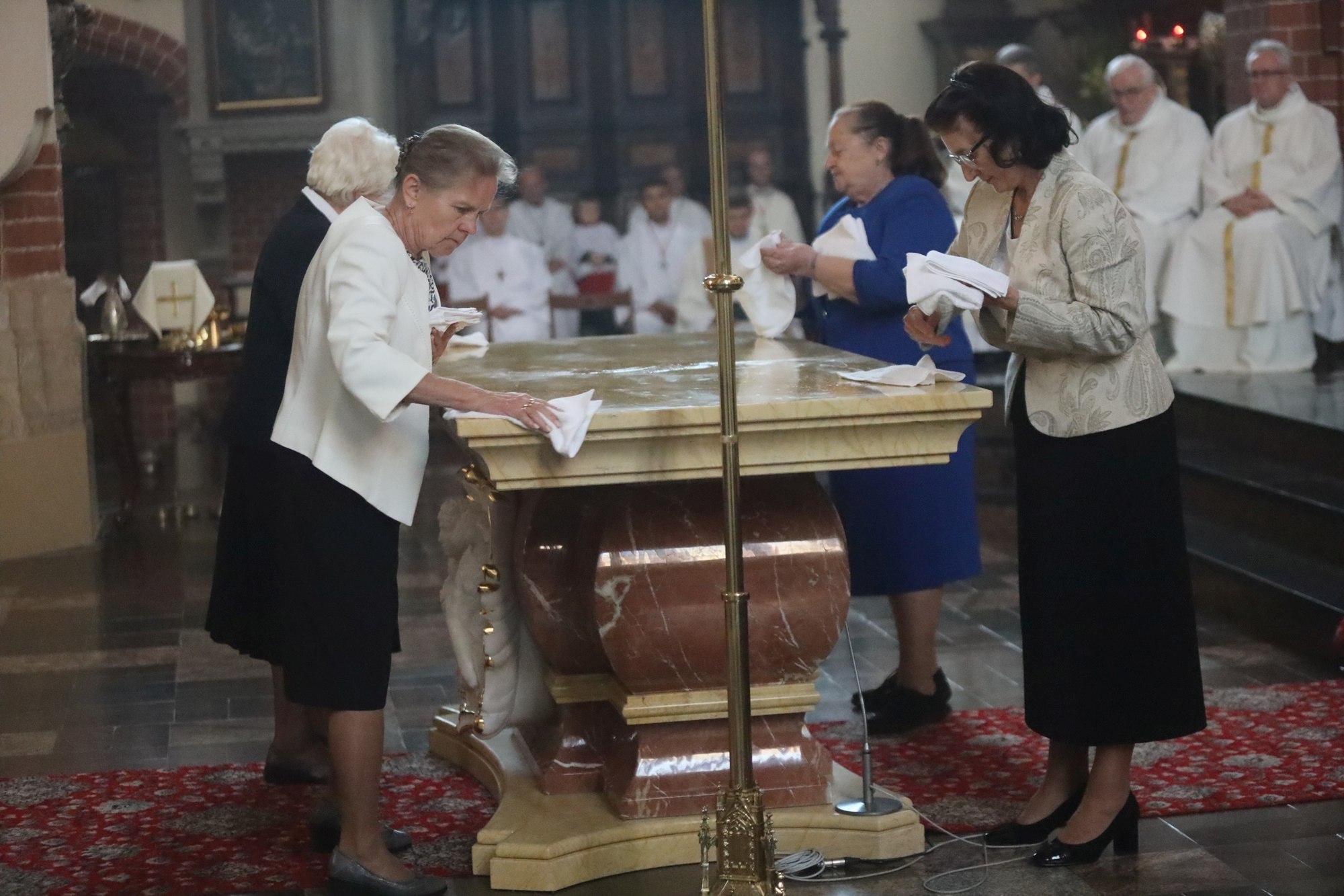 W katedrze odbyła się konsekracja nowego ołtarza