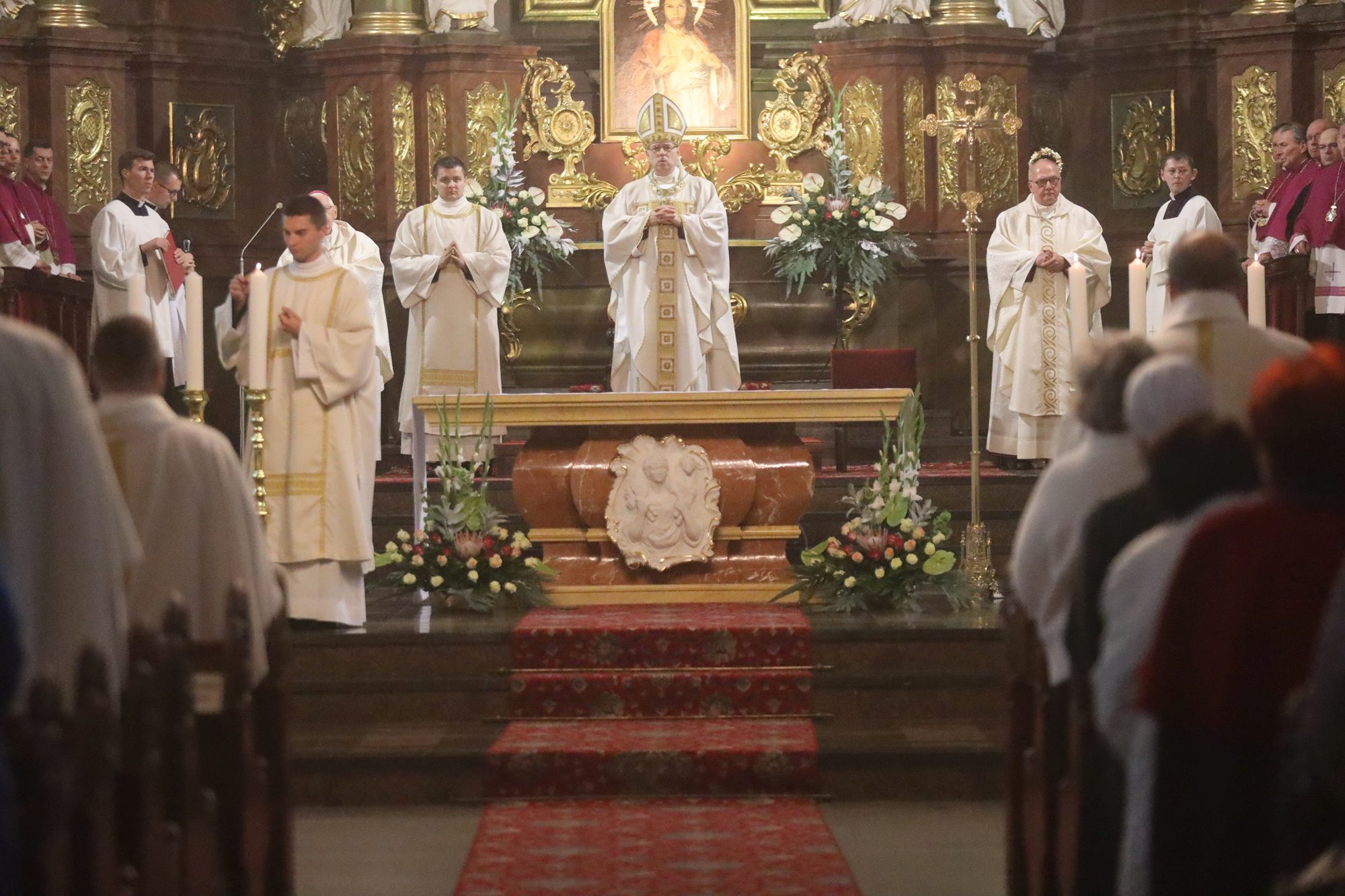 W katedrze odbyła się konsekracja nowego ołtarza