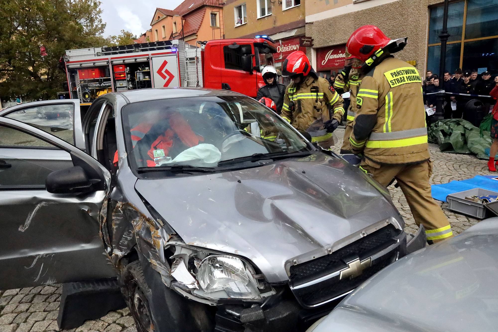 „Czołówka” i szybka akcja służb ratowniczych w centrum miasta