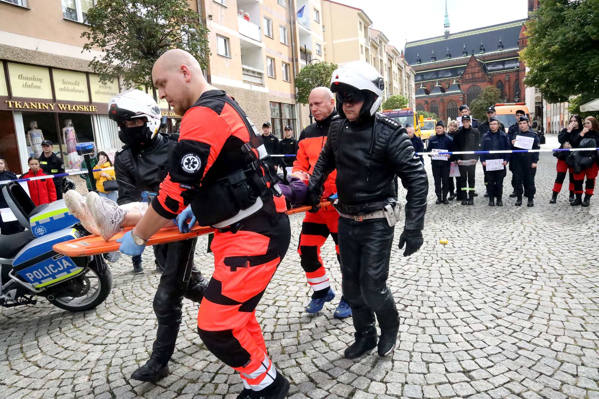 „Czołówka” i szybka akcja służb ratowniczych w centrum miasta