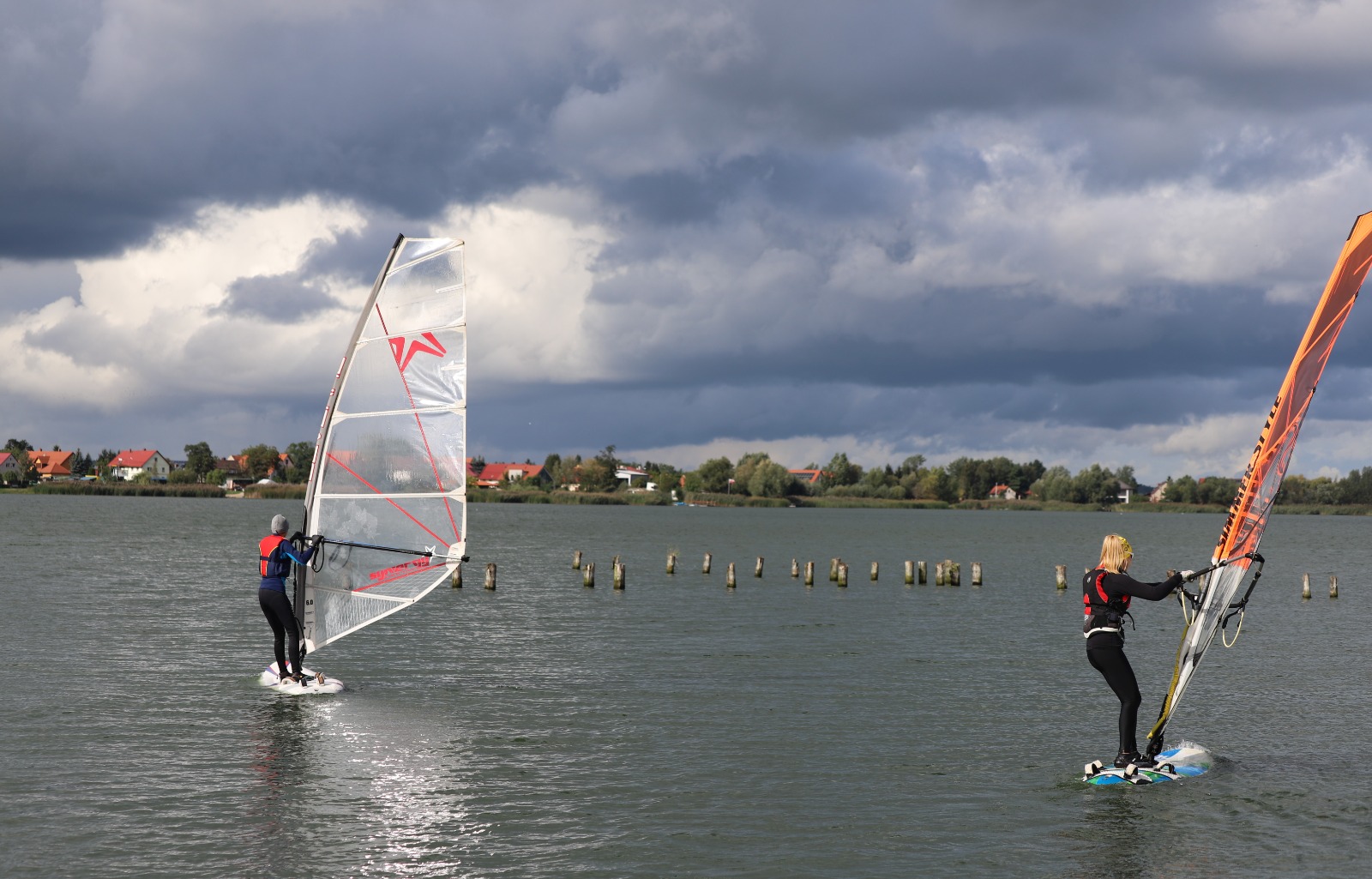Regaty o Puchar Akademii Windsurfingu odbyły się w Kunicach