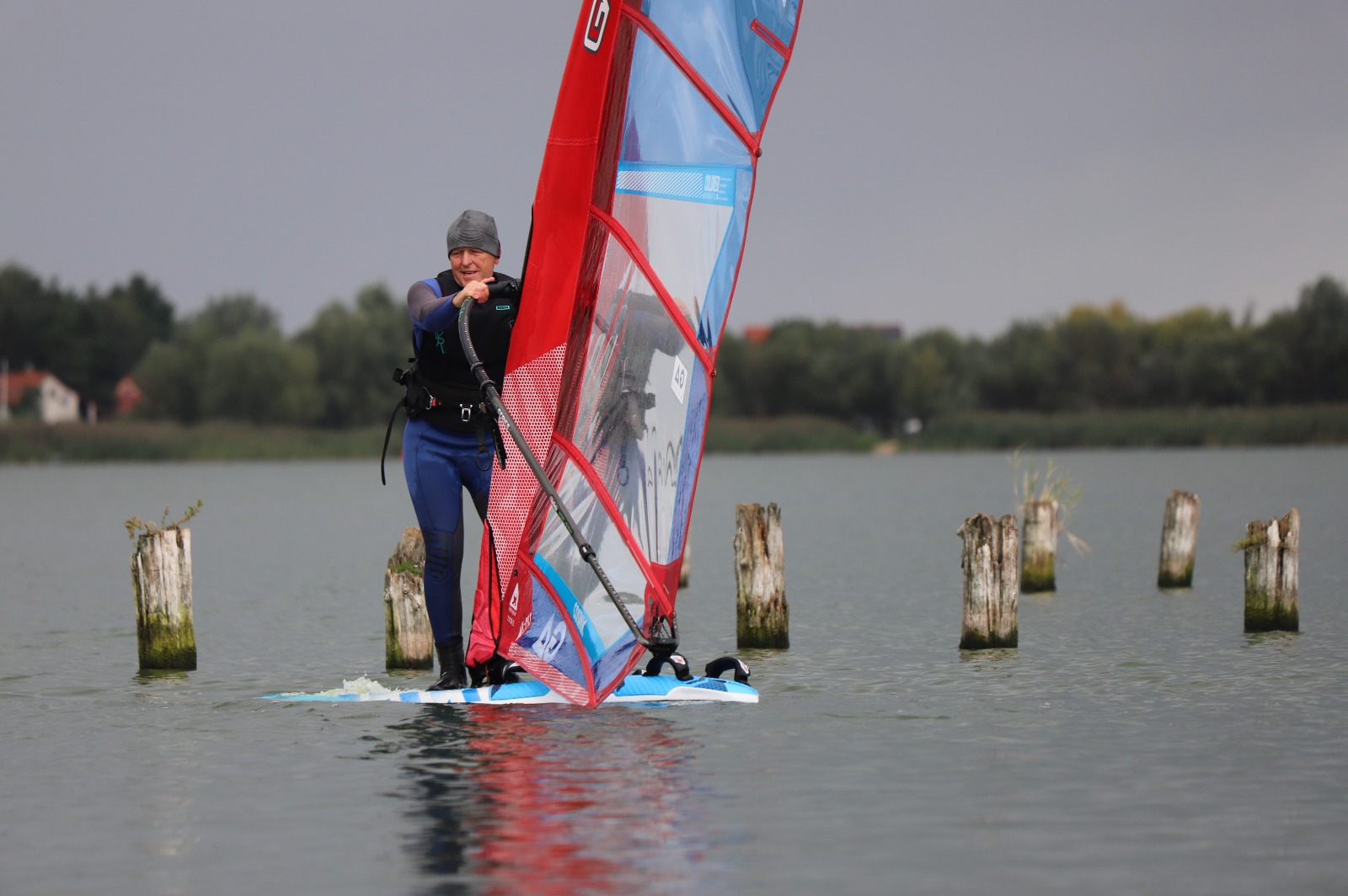 Regaty o Puchar Akademii Windsurfingu odbyły się w Kunicach