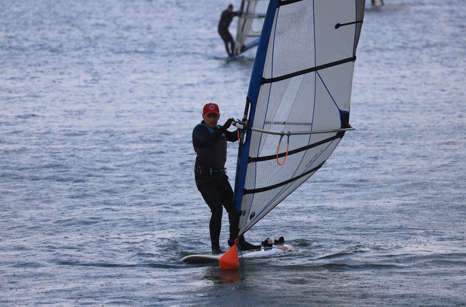 Regaty o Puchar Akademii Windsurfingu odbyły się w Kunicach
