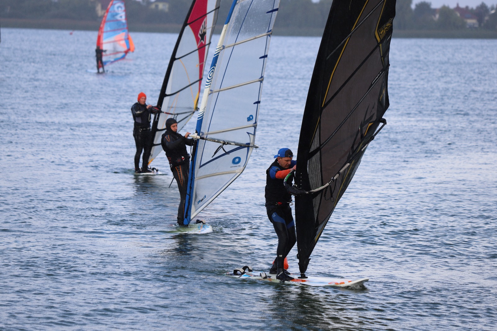 Regaty o Puchar Akademii Windsurfingu odbyły się w Kunicach
