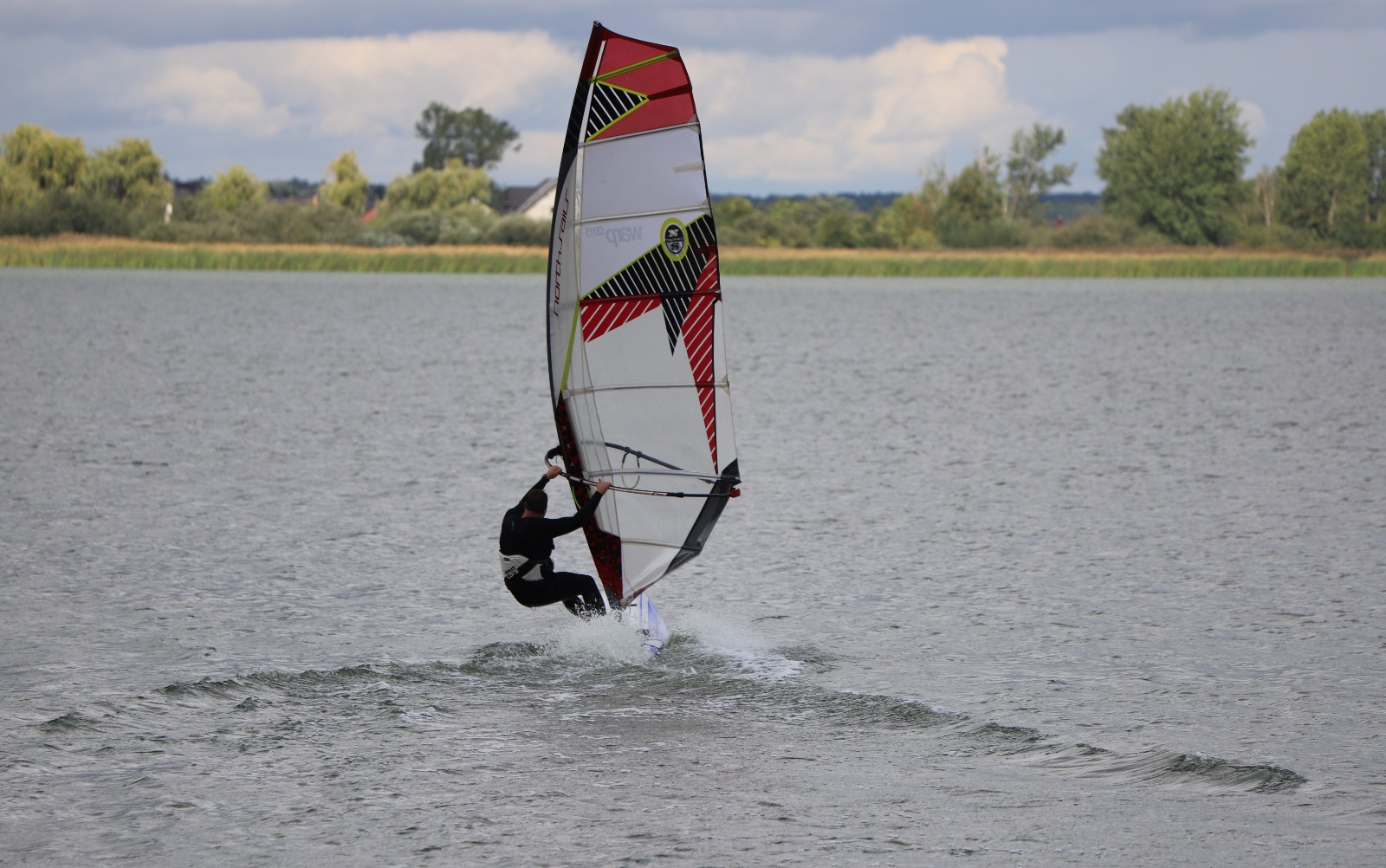 Regaty o Puchar Akademii Windsurfingu odbyły się w Kunicach