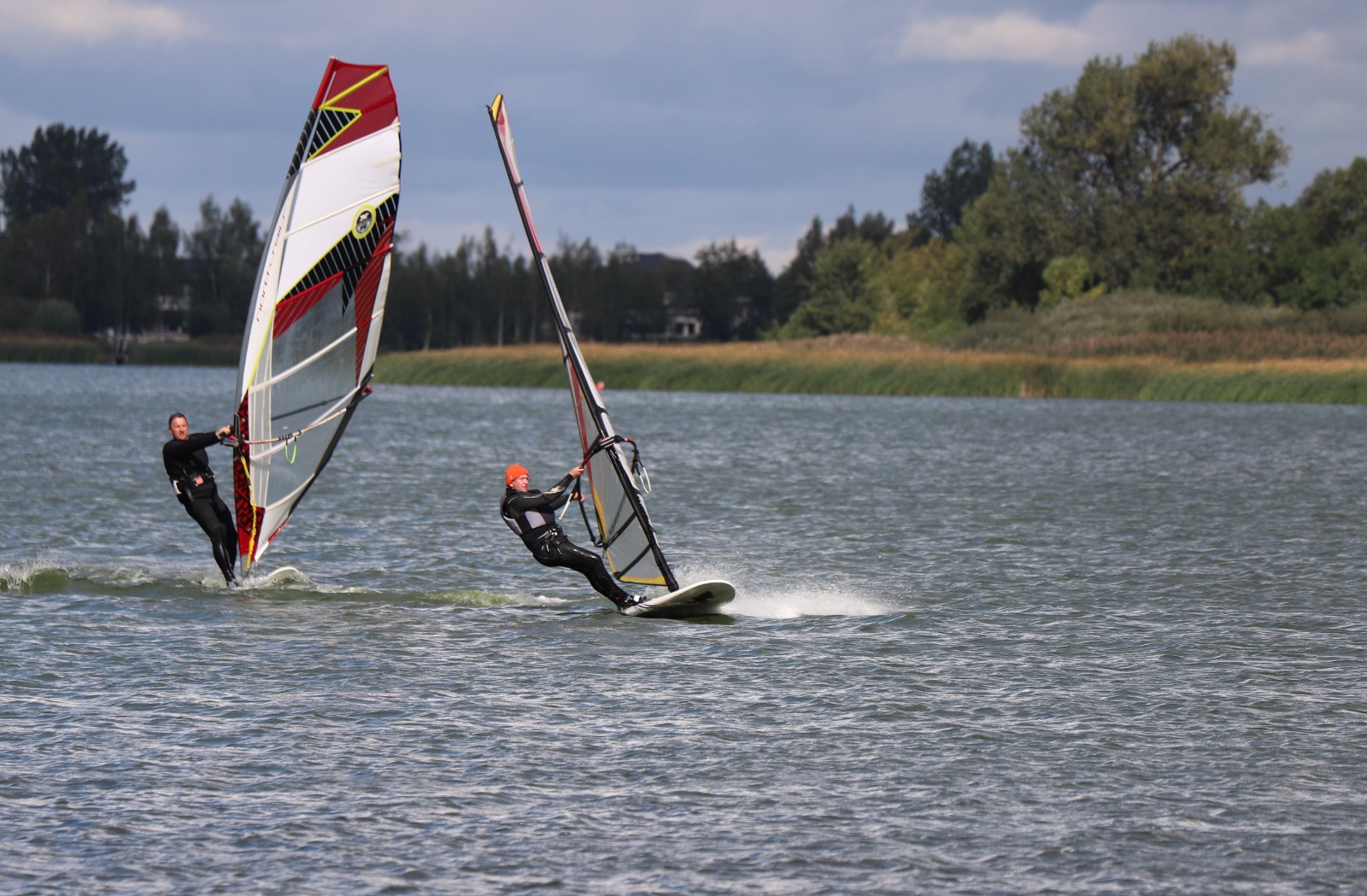 Regaty o Puchar Akademii Windsurfingu odbyły się w Kunicach