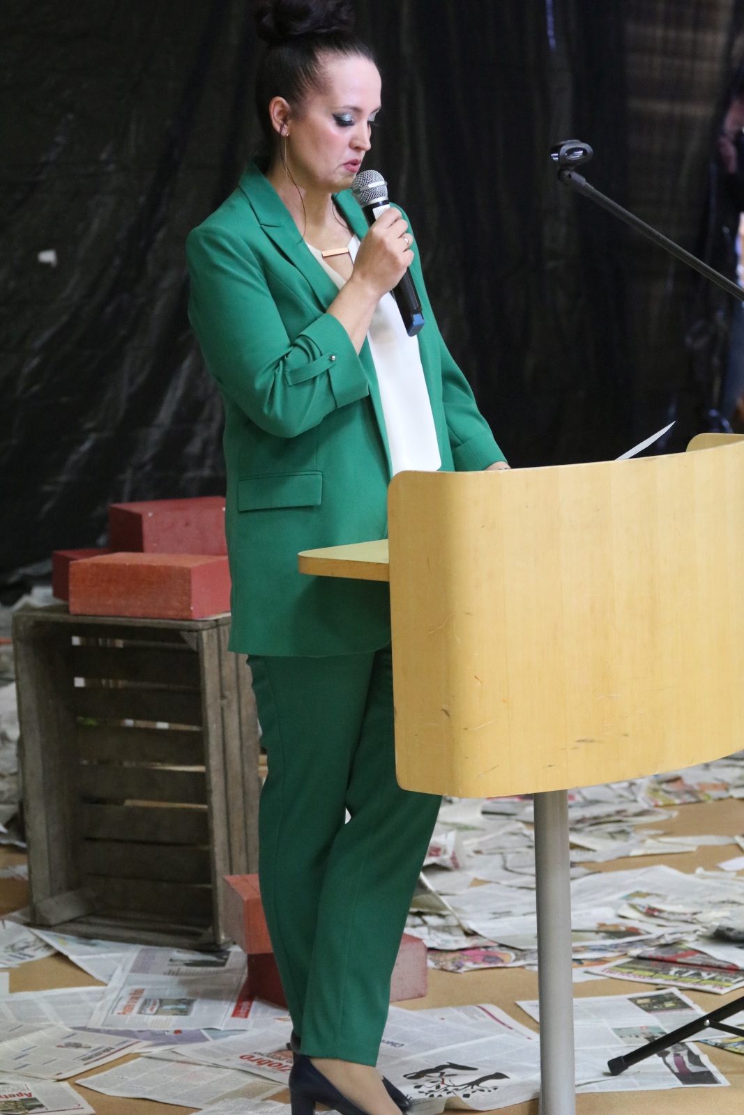 Uczniowie zorganizowali benefis Jubilatce Bogumile Słomczyńskiej