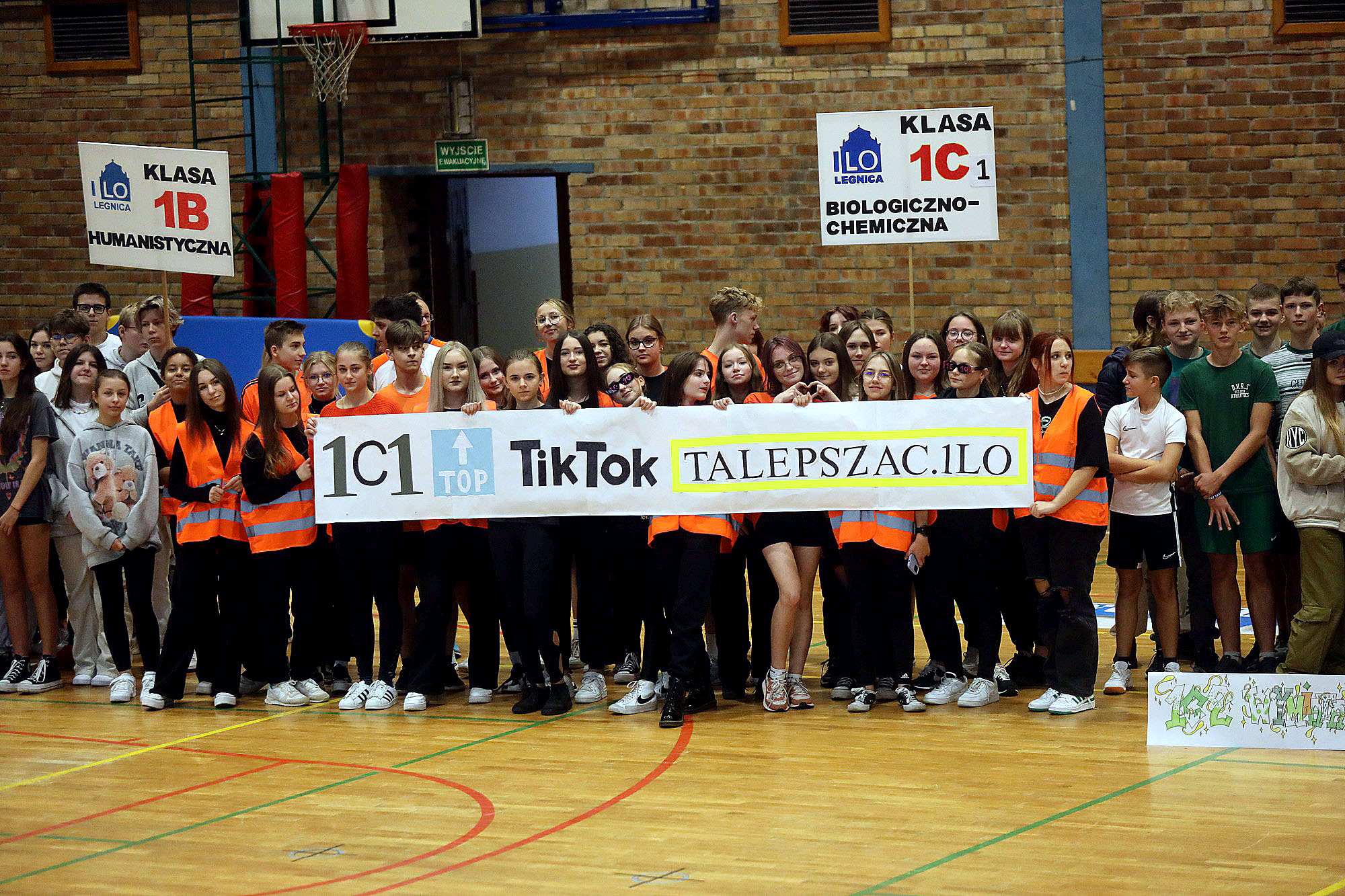 Adapciak czyli integra klas pierwszych I LO w Legnicy