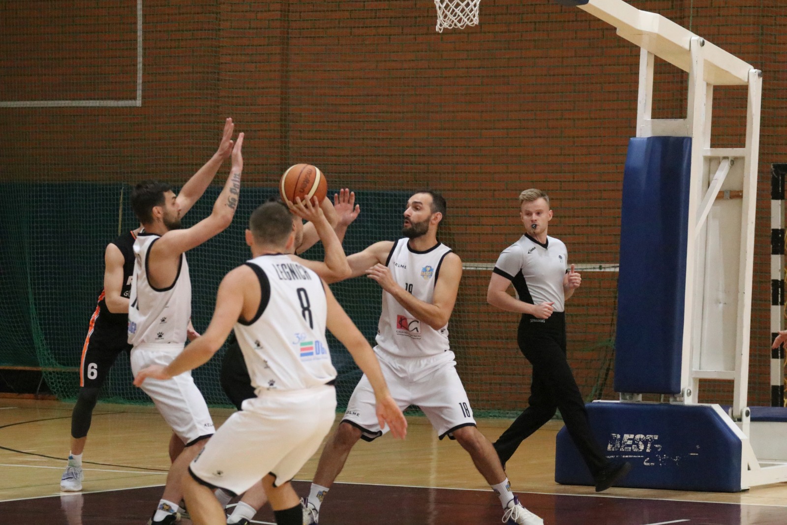 Sensacyjne zwycięstwo KS Basket Legnica na inaugurację sezonu