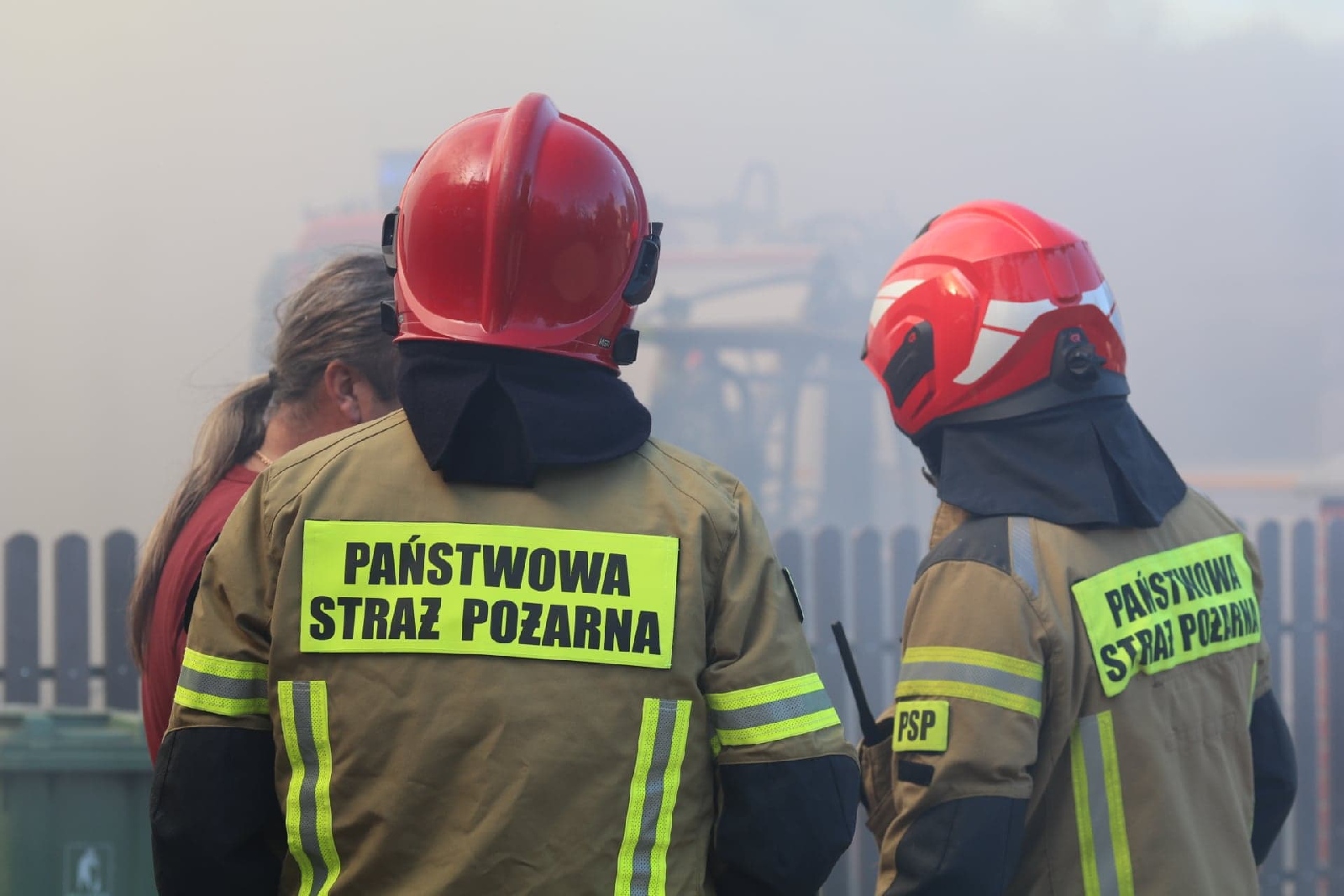 Kilka zastępów straży gasi pożar budynku w Koskowicach