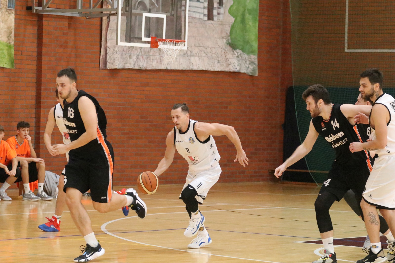 Sensacyjne zwycięstwo KS Basket Legnica na inaugurację sezonu