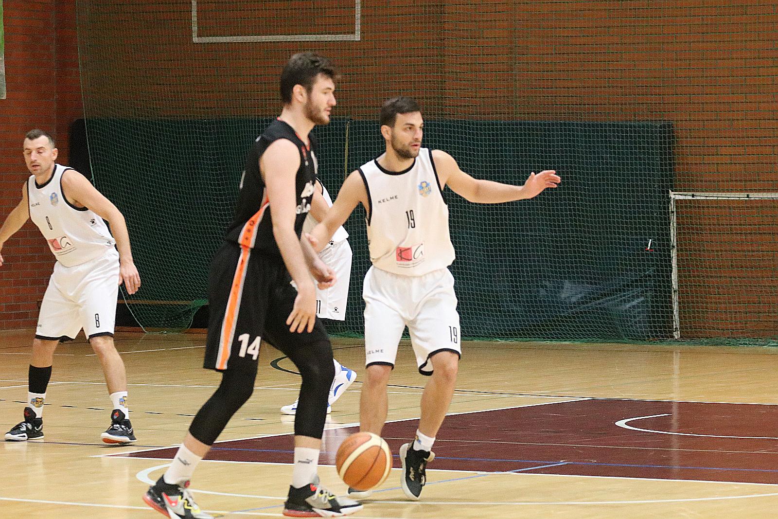 Sensacyjne zwycięstwo KS Basket Legnica na inaugurację sezonu
