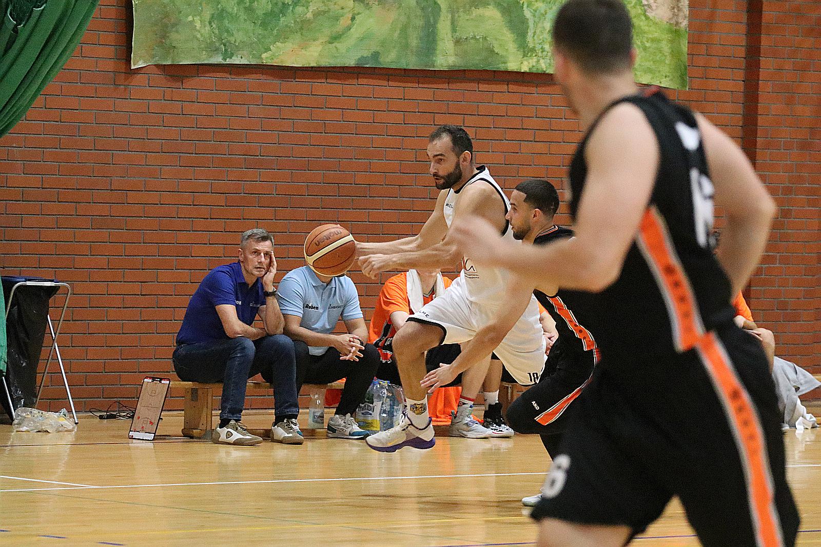 Sensacyjne zwycięstwo KS Basket Legnica na inaugurację sezonu