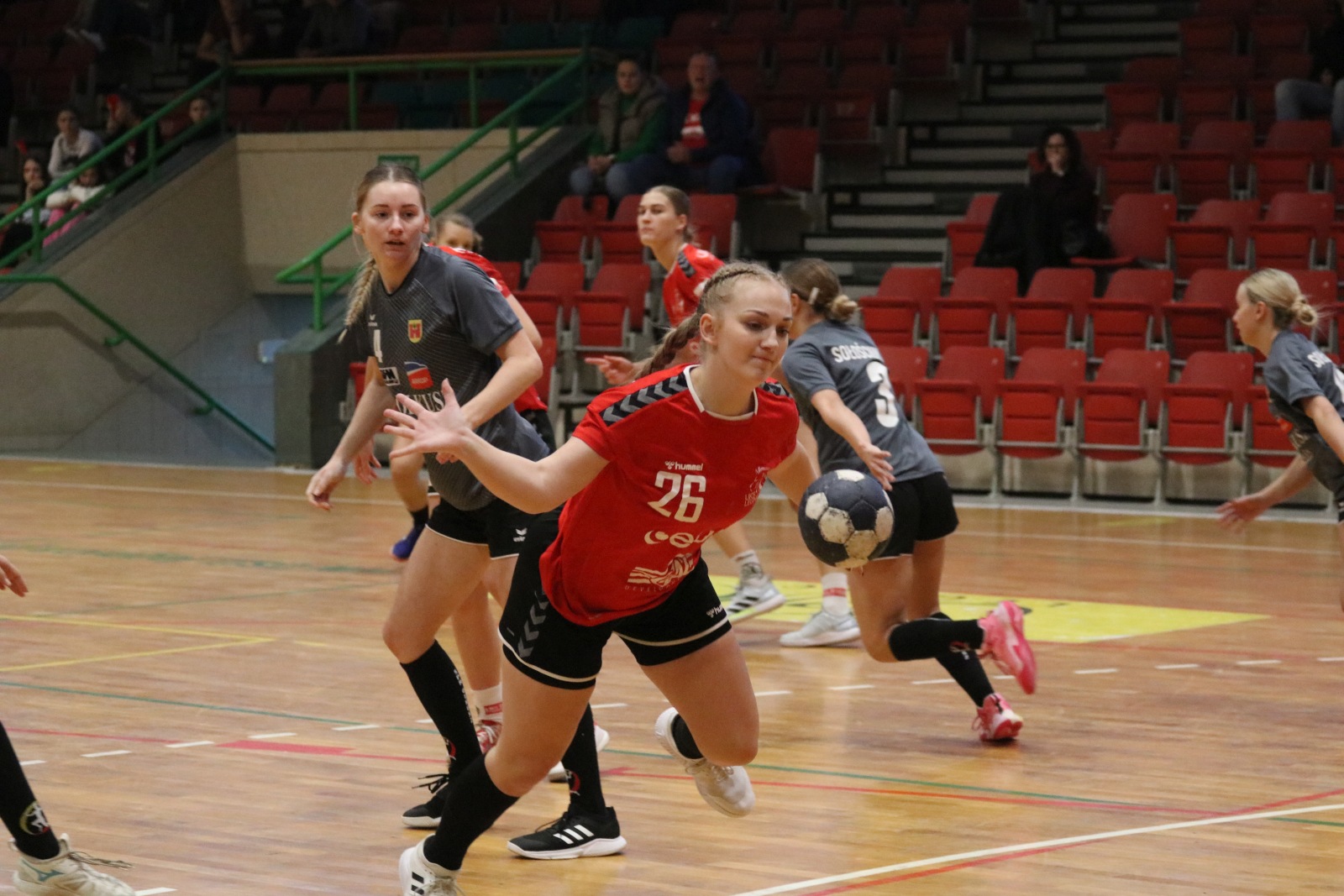 Świetna końcówka w wykonaniu UKS Dziewiątki Legnica