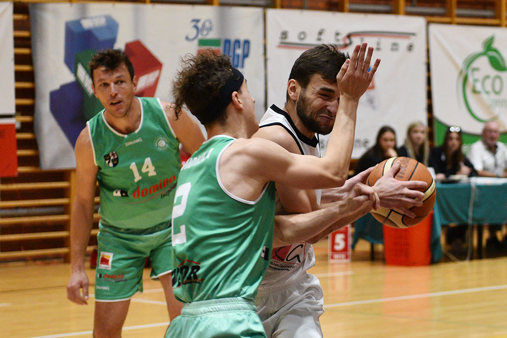 KS Basket Legnica ponownie wygrywa w trzeciej lidze