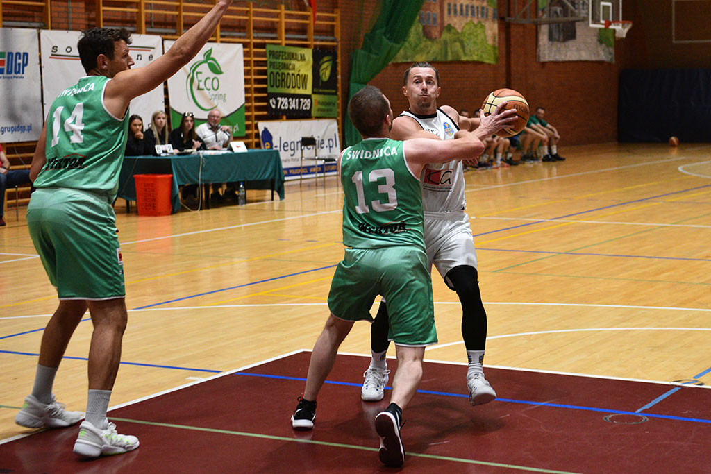 KS Basket Legnica ponownie wygrywa w trzeciej lidze