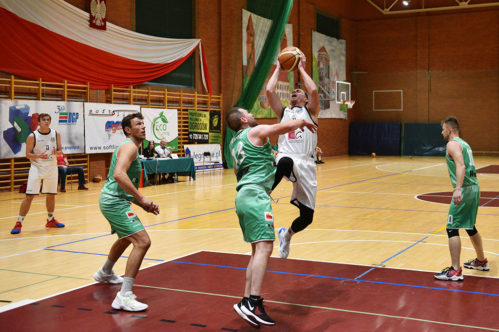 KS Basket Legnica ponownie wygrywa w trzeciej lidze