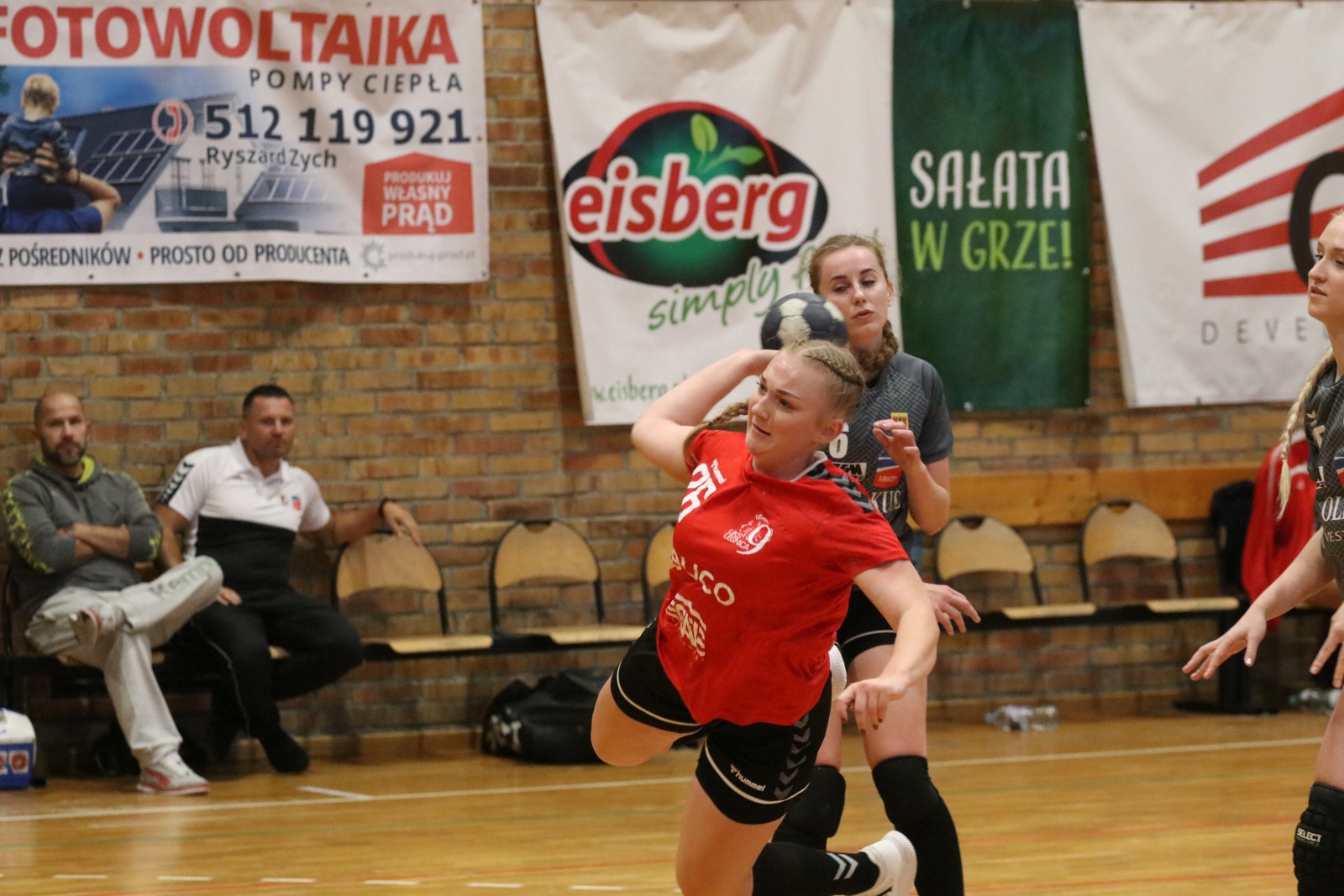 Świetna końcówka w wykonaniu UKS Dziewiątki Legnica
