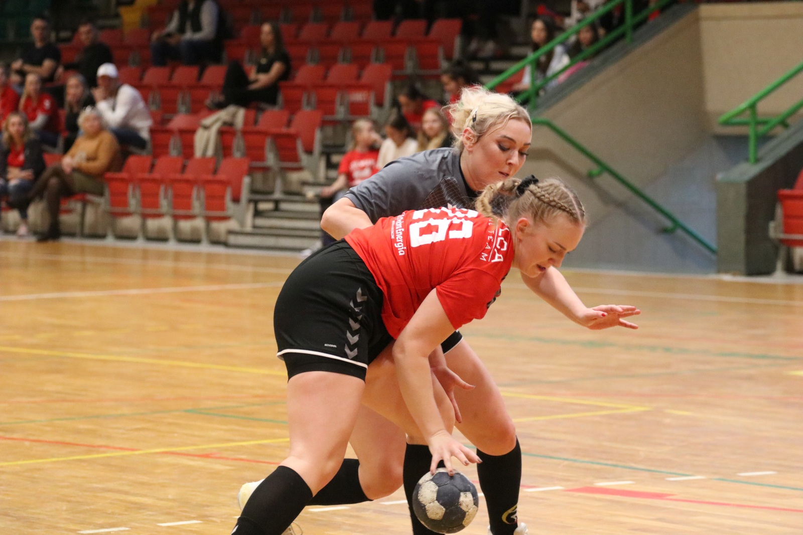 Świetna końcówka w wykonaniu UKS Dziewiątki Legnica