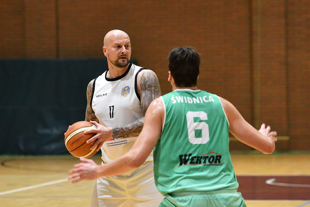 KS Basket Legnica ponownie wygrywa w trzeciej lidze