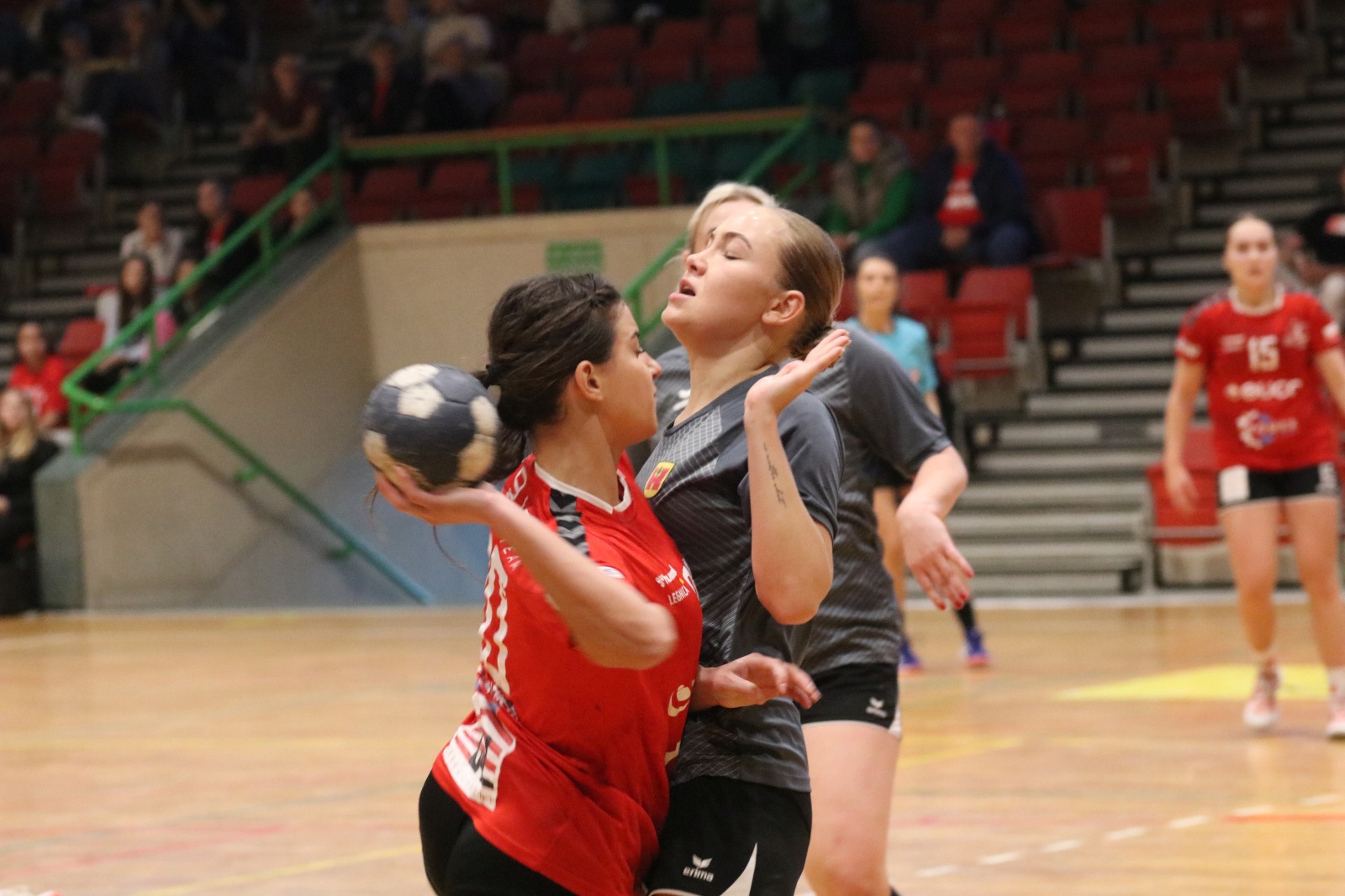 Świetna końcówka w wykonaniu UKS Dziewiątki Legnica