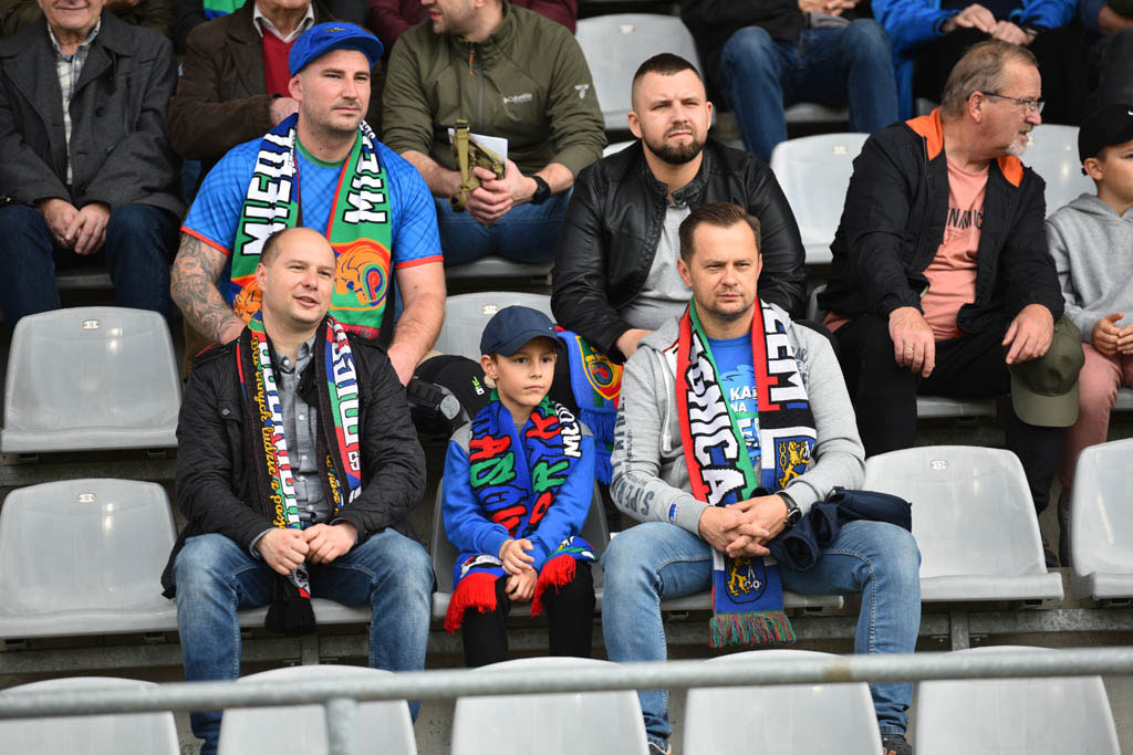 Kibice na meczu Miedzi z Cracovią
