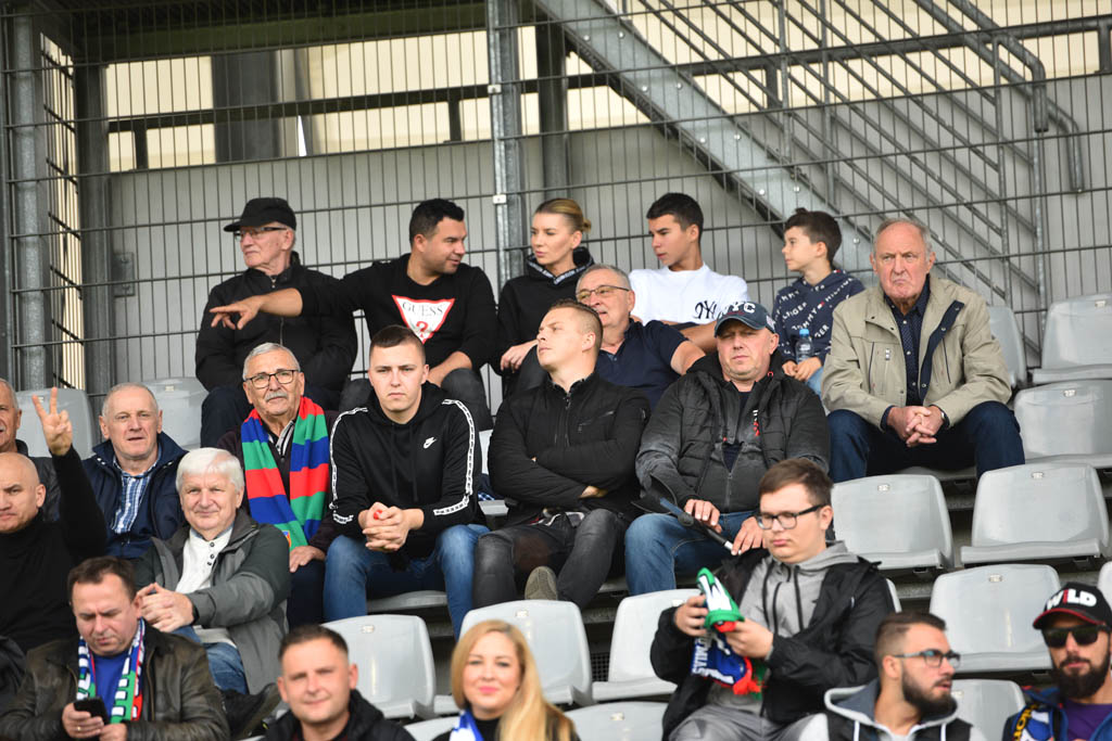 Kibice na meczu Miedzi z Cracovią