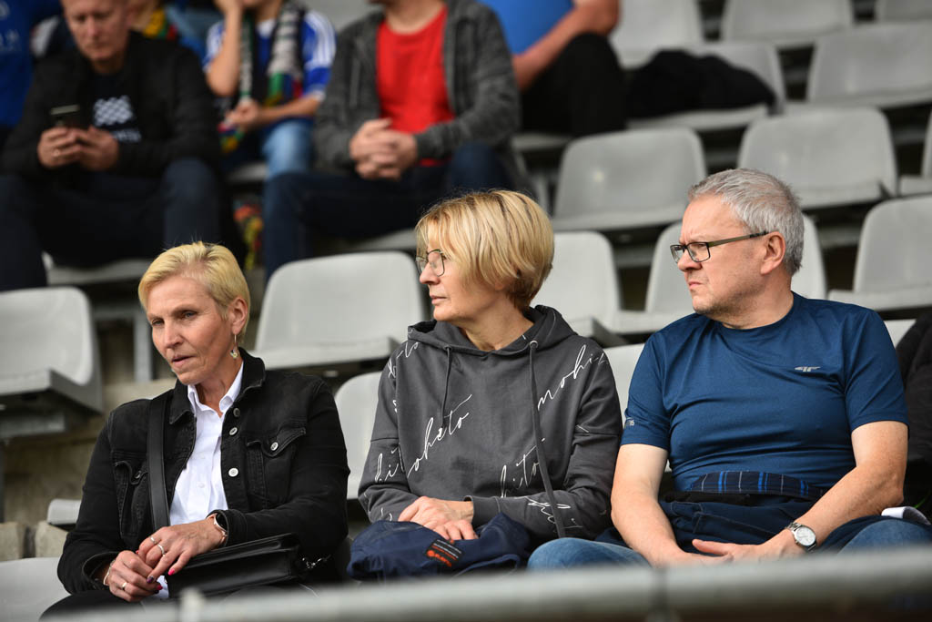 Kibice na meczu Miedzi z Cracovią