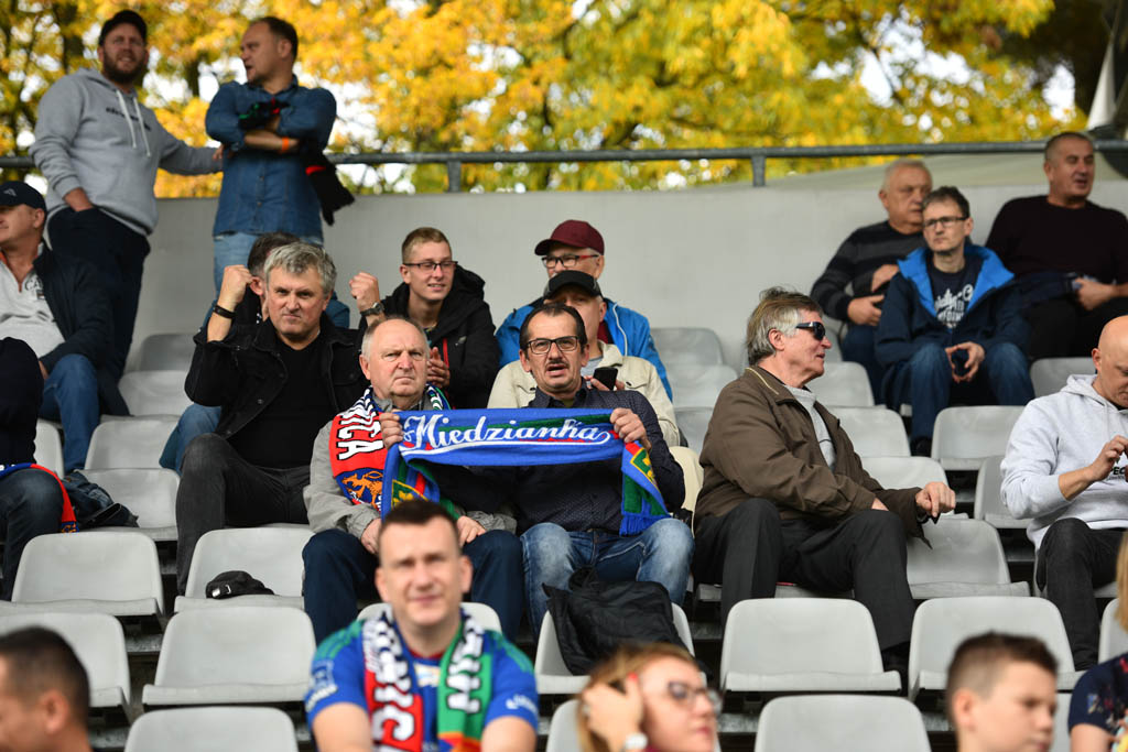 Kibice na meczu Miedzi z Cracovią