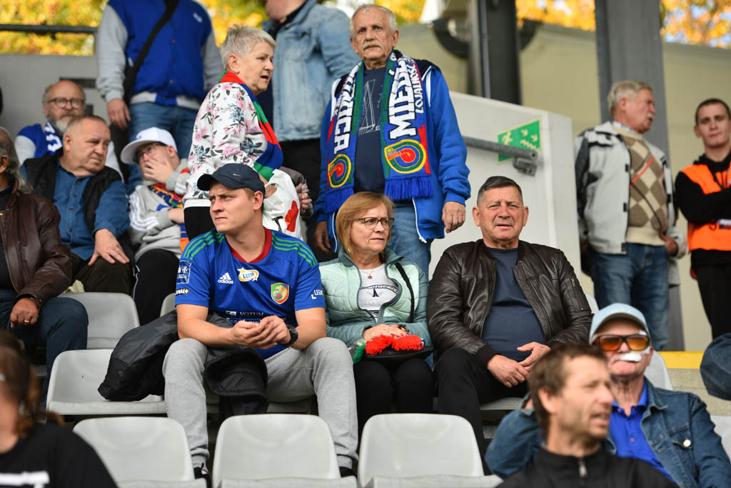 Kibice na meczu Miedzi z Cracovią