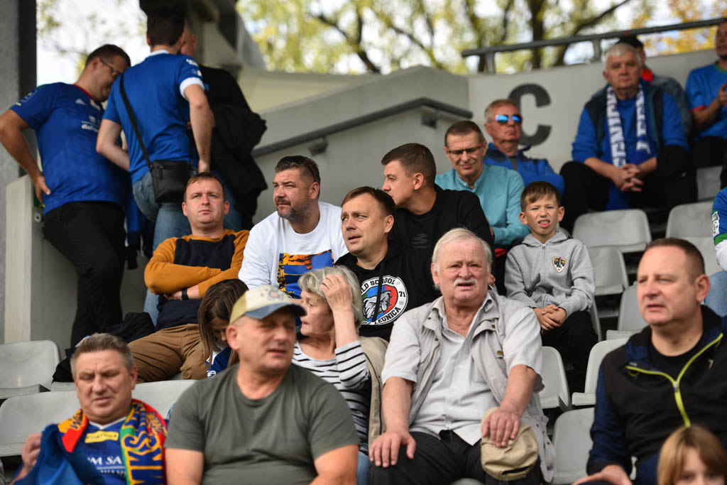 Kibice na meczu Miedzi z Cracovią