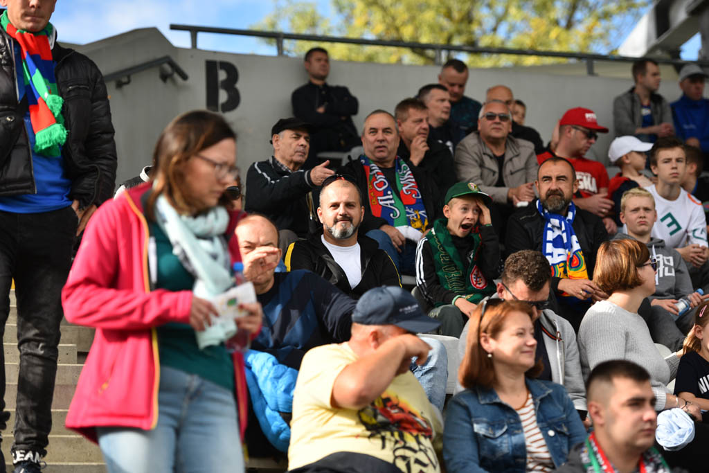 Kibice na meczu Miedzi z Cracovią