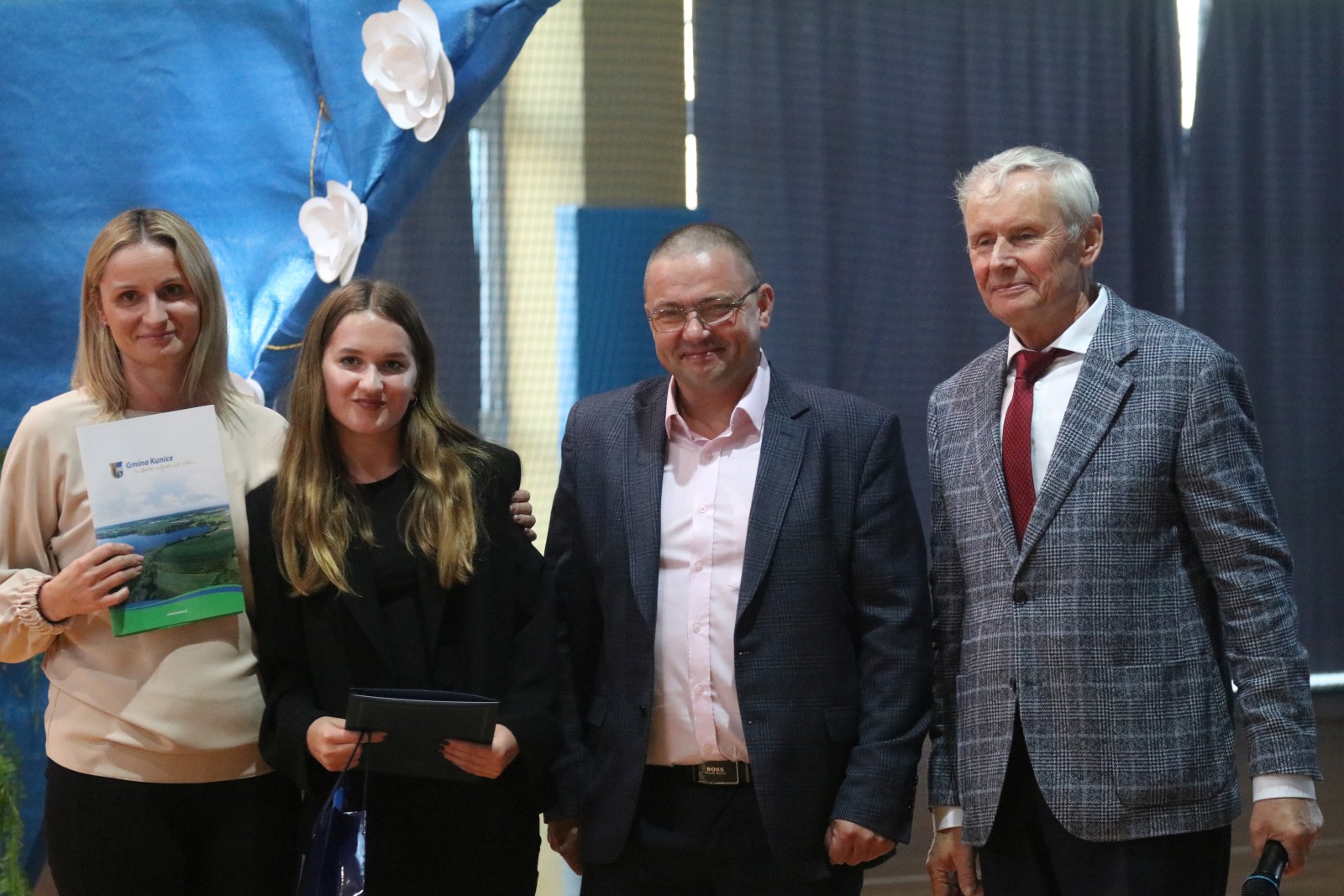 Wręczenie stypendiów i nagród uczniom z gminy Kunice