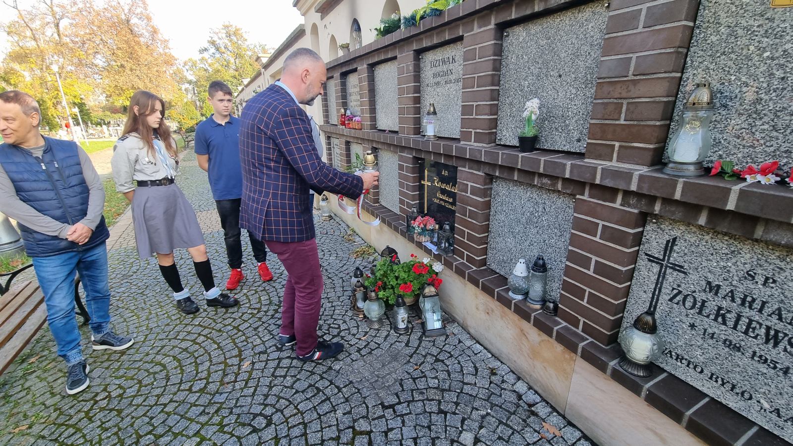 Zapalili znicze na grobach bohaterów Powstania Wielkopolskiego