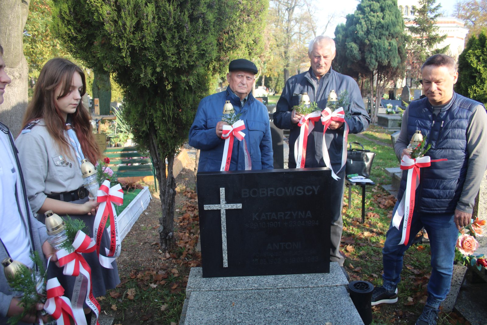 Zapalili znicze na grobach bohaterów Powstania Wielkopolskiego