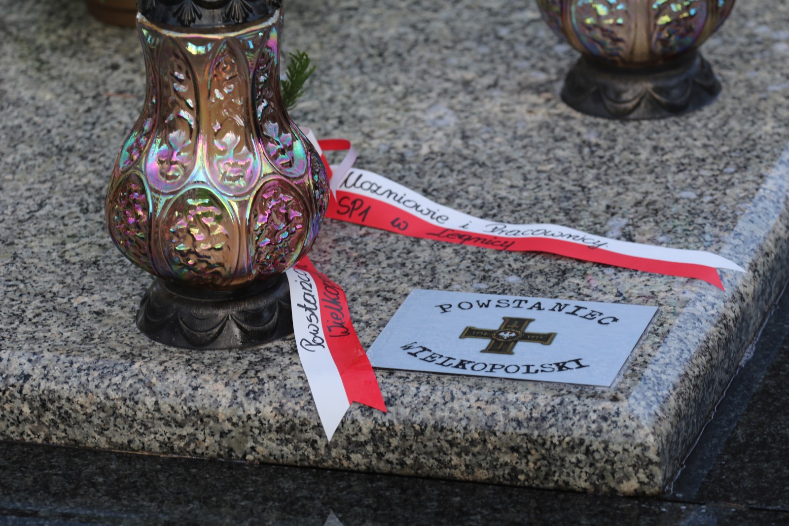 Zapalili znicze na grobach bohaterów Powstania Wielkopolskiego