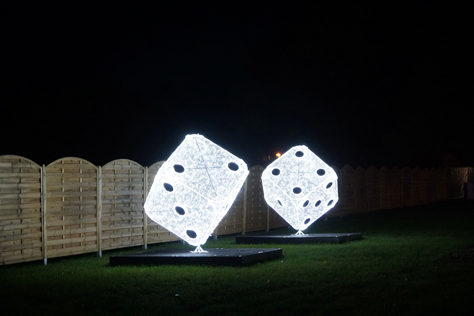 Zobaczcie „Tajemnicze Ogrody” w Lumina Park w zamku Topacz