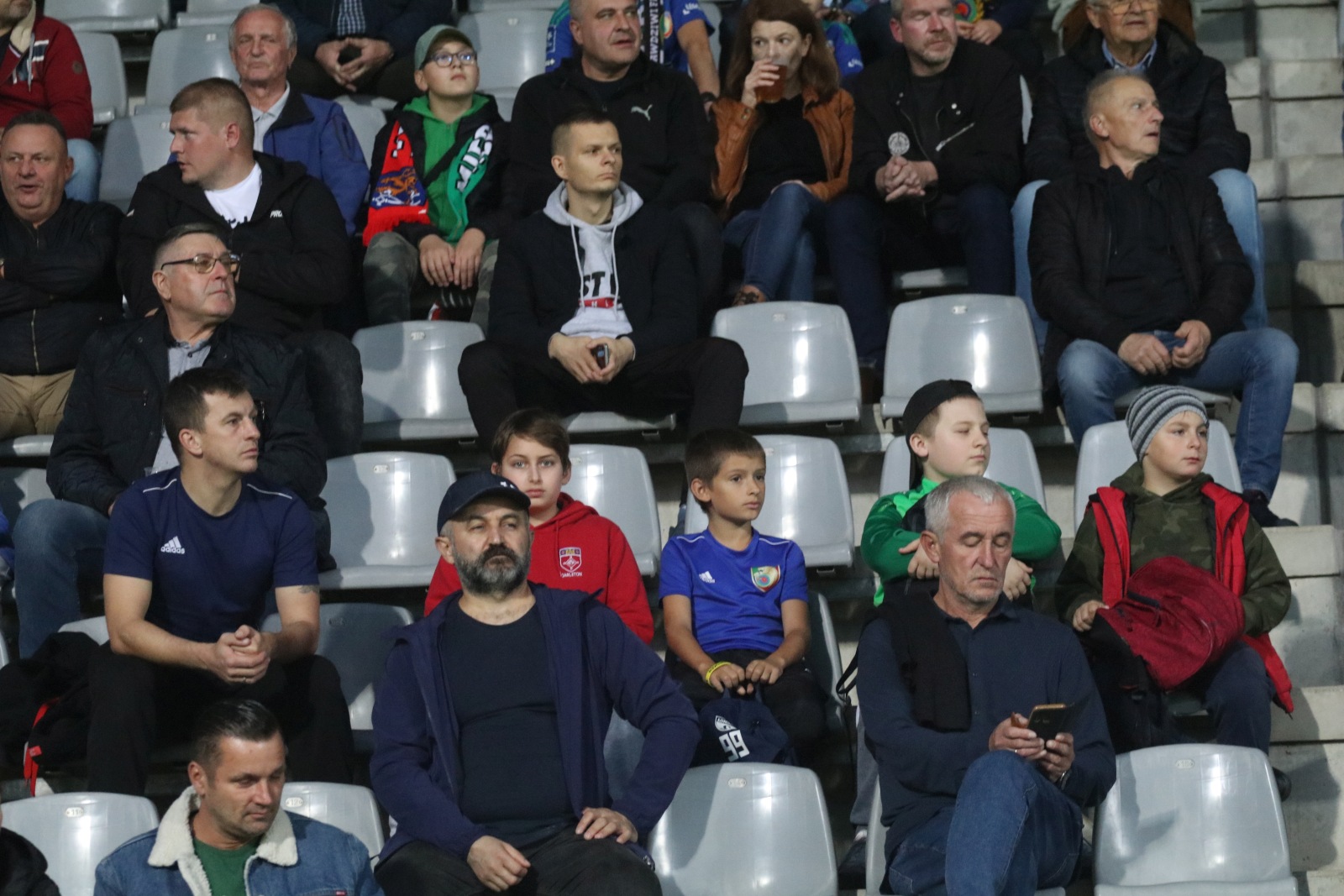 Ponad pięć tysięcy kibiców dopingowało Miedź Legnica